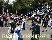 Oktoberfest-Trachten- und Schützenzug. (©Foto: Martin Schmitz)